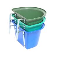 Krmný kbelík pro skot / koně, bez ucha, závěsný, 12l -modrý